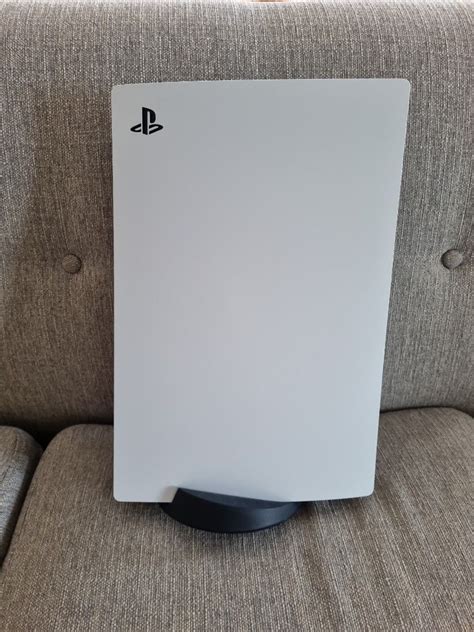 Is the PS5 disk free?